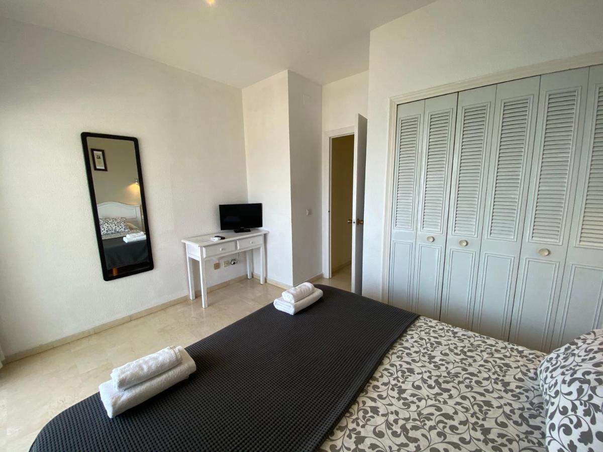 Apartamentos Turisticos Castillo Del Vigia Torremolinos Exterior photo